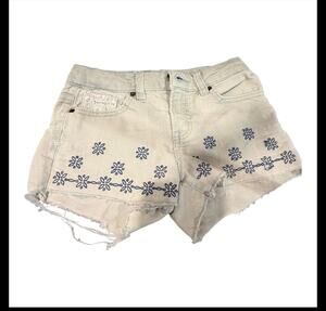 Lucky Brand Riley Shorts Size 7 Embroidered Denim Cutoff